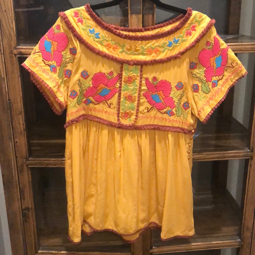Ivy Jane top. Size medium